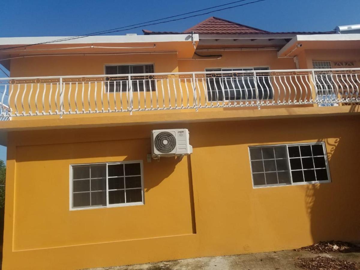 Chaudhry Holiday House Montego Bay Exteriér fotografie