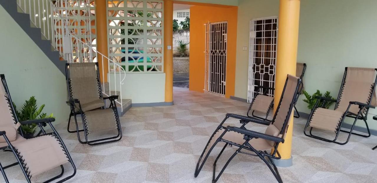 Chaudhry Holiday House Montego Bay Exteriér fotografie