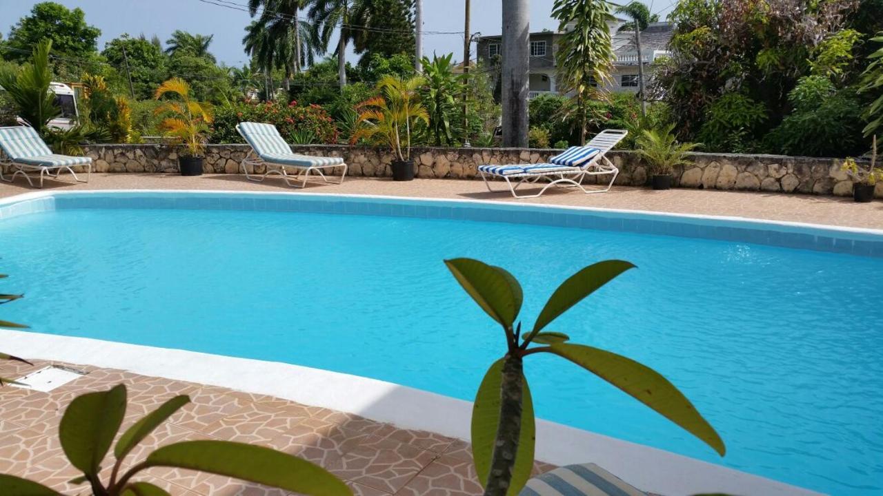 Chaudhry Holiday House Montego Bay Exteriér fotografie