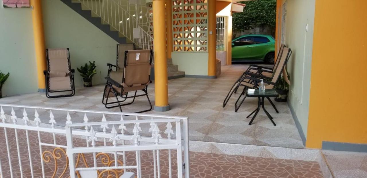 Chaudhry Holiday House Montego Bay Exteriér fotografie