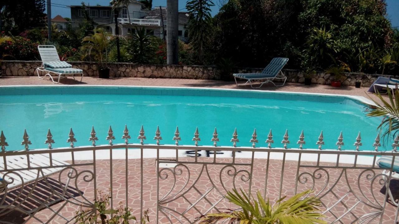 Chaudhry Holiday House Montego Bay Exteriér fotografie