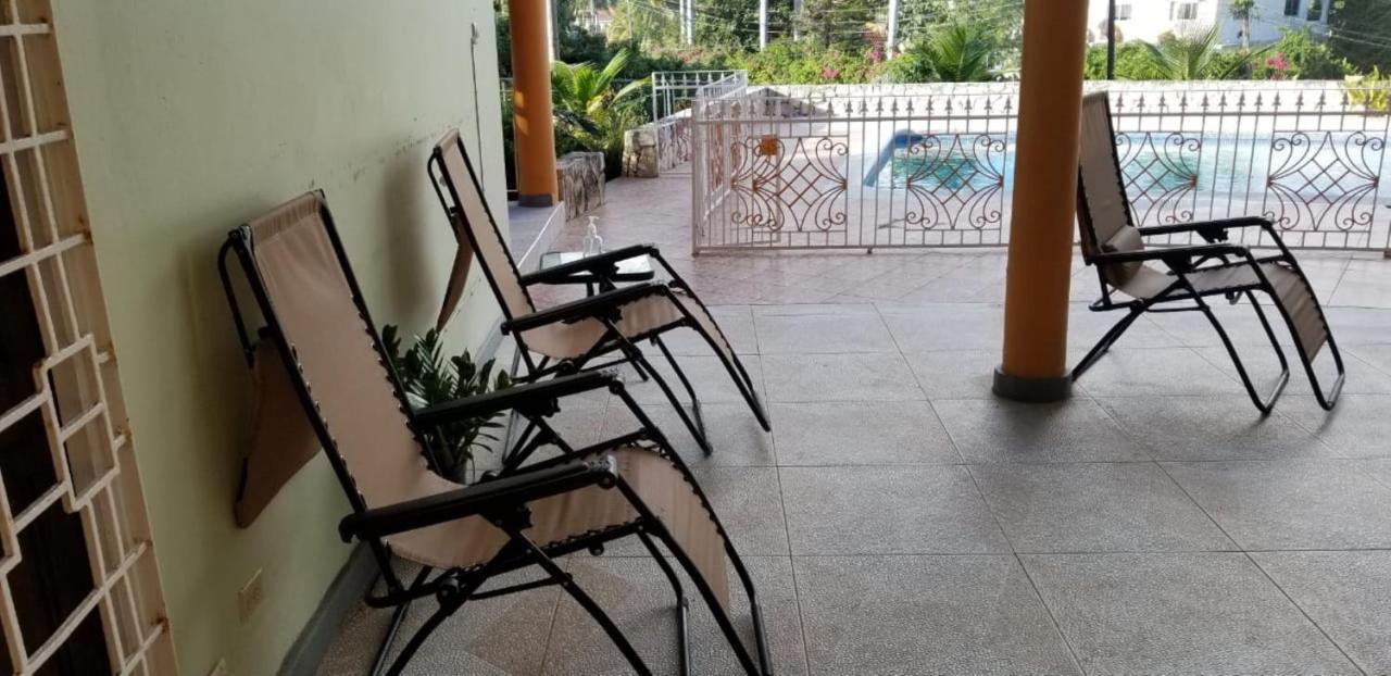 Chaudhry Holiday House Montego Bay Exteriér fotografie