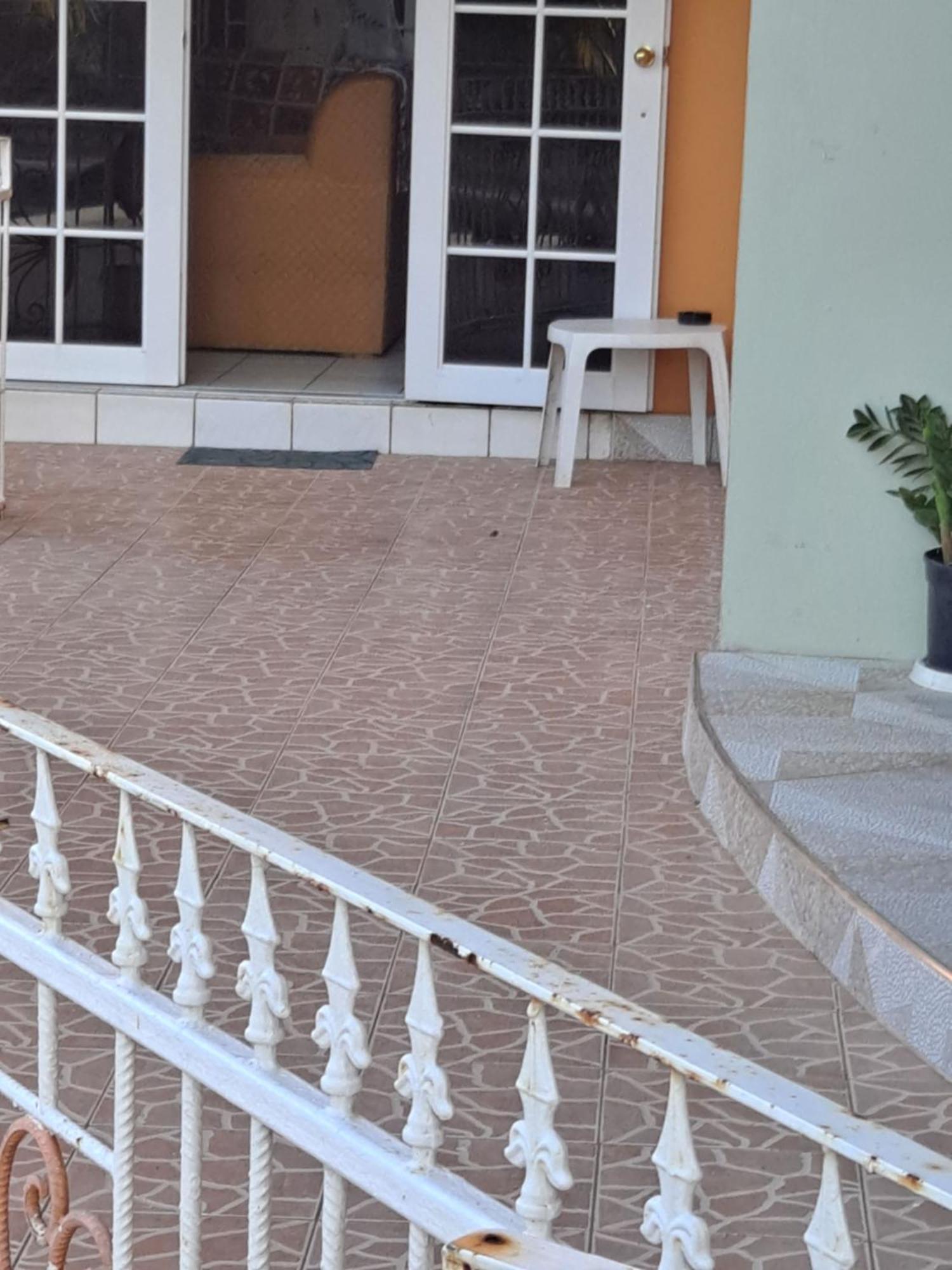 Chaudhry Holiday House Montego Bay Exteriér fotografie